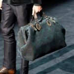 Luxor P16 bluish carry bag.