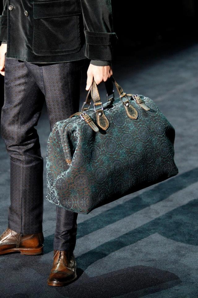 WhatsApp Image 2026-06-17 at 10.58.55 (1) Luxor P16 bluish carry bag. - Image 1