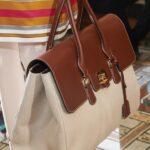 Luxor P20 brown & white carry bag.